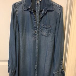 Liz Lange maternity top